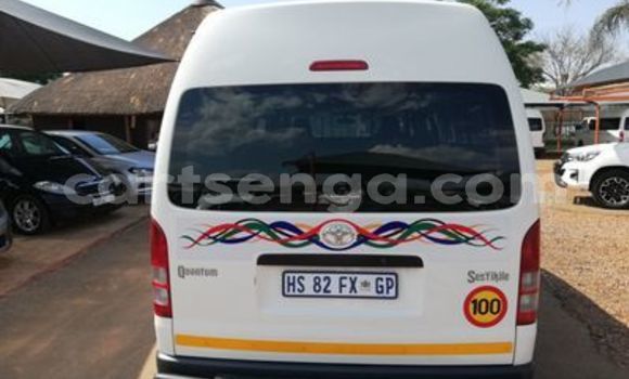 Nunua Ilio tumika Toyota Hiace White Gari ndani ya Ezulwini nchini Hhohho Nunua Ilio tumika Toyota Hiace White Gari ndani ya Ezulwini nchini Hhohho