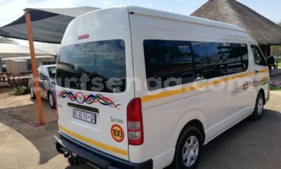 Nunua Ilio tumika Toyota Hiace White Gari ndani ya Ezulwini nchini Hhohho Nunua Ilio tumika Toyota Hiace White Gari ndani ya Ezulwini nchini Hhohho