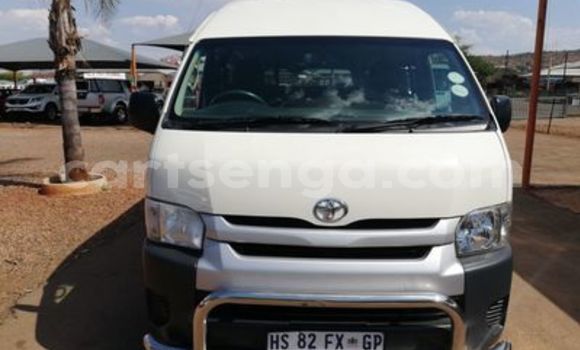 Nunua Ilio tumika Toyota Hiace White Gari ndani ya Ezulwini nchini Hhohho Nunua Ilio tumika Toyota Hiace White Gari ndani ya Ezulwini nchini Hhohho