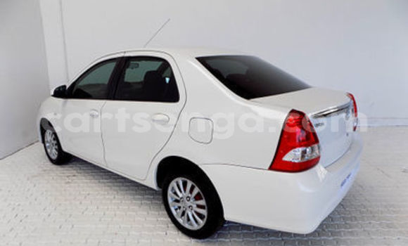 Acheter Occasion Voiture Toyota Etios Blanc à Ezulwini, Hhohho Acheter Occasion Voiture Toyota Etios Blanc à Ezulwini, Hhohho