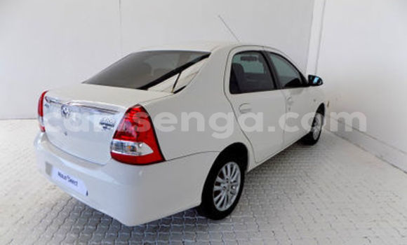 Acheter Occasion Voiture Toyota Etios Blanc à Ezulwini, Hhohho Acheter Occasion Voiture Toyota Etios Blanc à Ezulwini, Hhohho