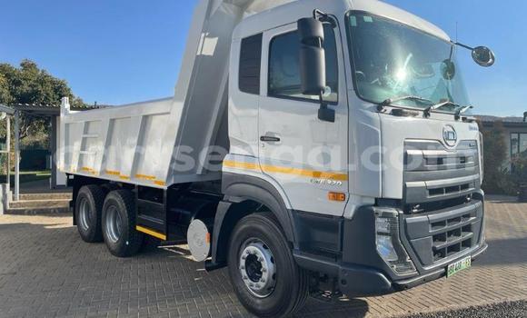 Acheter Occasion Utilitaire Nissan UD Blanc à Mbabane, Manzini