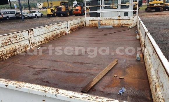 Acheter Occasion Utilitaire Iveco Cargo Blanc à Big Bend, Lubombo District Acheter Occasion Utilitaire Iveco Cargo Blanc à Big Bend, Lubombo District