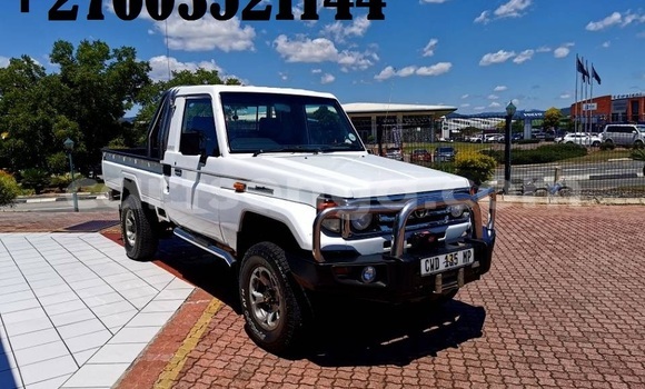 Nunua Ilio tumika Toyota Land Cruiser White Gari ndani ya Mbabane nchini Manzini Nunua Ilio tumika Toyota Land Cruiser White Gari ndani ya Mbabane nchini Manzini