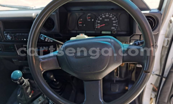 Acheter Occasion Voiture Toyota Land Cruiser Blanc à Mbabane, Manzini Acheter Occasion Voiture Toyota Land Cruiser Blanc à Mbabane, Manzini