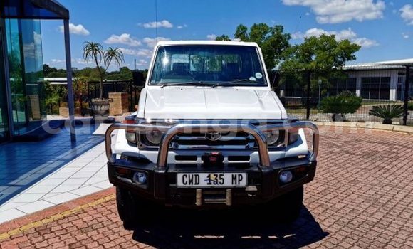 Acheter Occasion Voiture Toyota Land Cruiser Blanc à Mbabane, Manzini Acheter Occasion Voiture Toyota Land Cruiser Blanc à Mbabane, Manzini