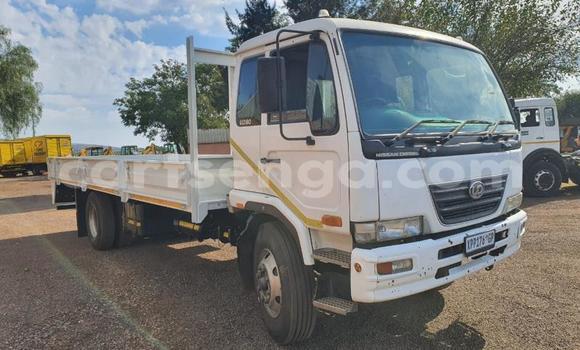 Nunua Ilio tumika Nissan UD White Lori ndani ya Big Bend nchini Wilaya ya Lubombo Nunua Ilio tumika Nissan UD White Lori ndani ya Big Bend nchini Wilaya ya Lubombo