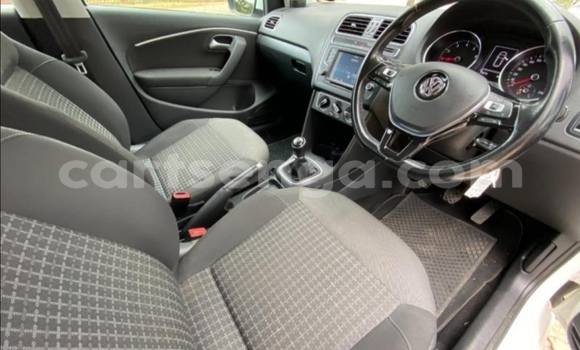 Nunua Ilio tumika Volkswagen Polo White Gari ndani ya Big Bend nchini Wilaya ya Lubombo Nunua Ilio tumika Volkswagen Polo White Gari ndani ya Big Bend nchini Wilaya ya Lubombo