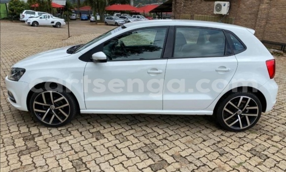 Nunua Ilio tumika Volkswagen Polo White Gari ndani ya Big Bend nchini Wilaya ya Lubombo Nunua Ilio tumika Volkswagen Polo White Gari ndani ya Big Bend nchini Wilaya ya Lubombo
