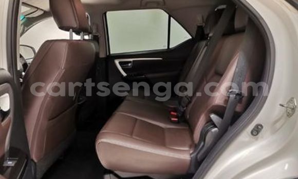 Acheter Occasion Voiture Toyota Fortuner Blanc à Ezulwini, Hhohho Acheter Occasion Voiture Toyota Fortuner Blanc à Ezulwini, Hhohho