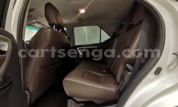 Acheter Occasion Voiture Toyota Fortuner Blanc à Ezulwini, Hhohho Acheter Occasion Voiture Toyota Fortuner Blanc à Ezulwini, Hhohho