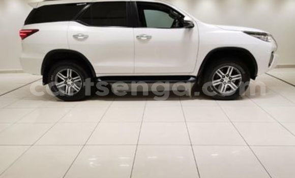 Acheter Occasion Voiture Toyota Fortuner Blanc à Ezulwini, Hhohho Acheter Occasion Voiture Toyota Fortuner Blanc à Ezulwini, Hhohho