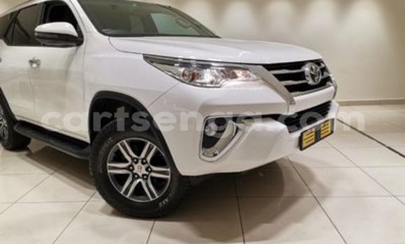 Acheter Occasion Voiture Toyota Fortuner Blanc à Ezulwini, Hhohho Acheter Occasion Voiture Toyota Fortuner Blanc à Ezulwini, Hhohho