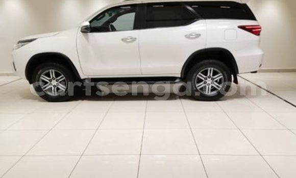 Acheter Occasion Voiture Toyota Fortuner Blanc à Ezulwini, Hhohho Acheter Occasion Voiture Toyota Fortuner Blanc à Ezulwini, Hhohho