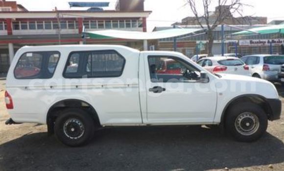 Buy Used Isuzu KB White Car in Ezulwini in Hhohho Buy Used Isuzu KB White Car in Ezulwini in Hhohho