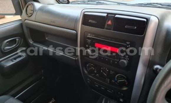 Nunua Ilio tumika Suzuki Jimny Silver Gari ndani ya Ezulwini nchini Hhohho Nunua Ilio tumika Suzuki Jimny Silver Gari ndani ya Ezulwini nchini Hhohho