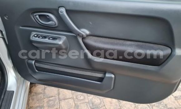 Nunua Ilio tumika Suzuki Jimny Silver Gari ndani ya Ezulwini nchini Hhohho Nunua Ilio tumika Suzuki Jimny Silver Gari ndani ya Ezulwini nchini Hhohho