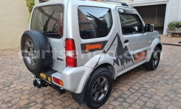 Nunua Ilio tumika Suzuki Jimny Silver Gari ndani ya Ezulwini nchini Hhohho Nunua Ilio tumika Suzuki Jimny Silver Gari ndani ya Ezulwini nchini Hhohho