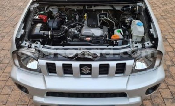 Nunua Ilio tumika Suzuki Jimny Silver Gari ndani ya Ezulwini nchini Hhohho Nunua Ilio tumika Suzuki Jimny Silver Gari ndani ya Ezulwini nchini Hhohho