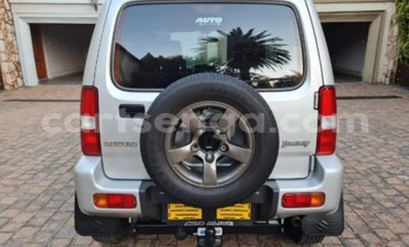 Nunua Ilio tumika Suzuki Jimny Silver Gari ndani ya Ezulwini nchini Hhohho Nunua Ilio tumika Suzuki Jimny Silver Gari ndani ya Ezulwini nchini Hhohho