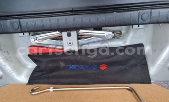 Nunua Ilio tumika Suzuki Jimny Silver Gari ndani ya Ezulwini nchini Hhohho Nunua Ilio tumika Suzuki Jimny Silver Gari ndani ya Ezulwini nchini Hhohho