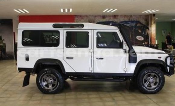 Acheter Occasion Voiture Land Rover Defender Blanc à Ezulwini, Hhohho Acheter Occasion Voiture Land Rover Defender Blanc à Ezulwini, Hhohho