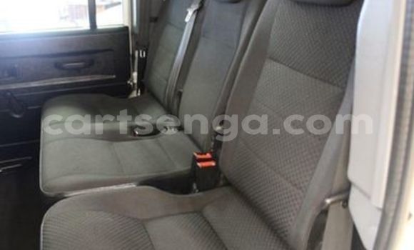 Acheter Occasion Voiture Land Rover Defender Blanc à Ezulwini, Hhohho Acheter Occasion Voiture Land Rover Defender Blanc à Ezulwini, Hhohho