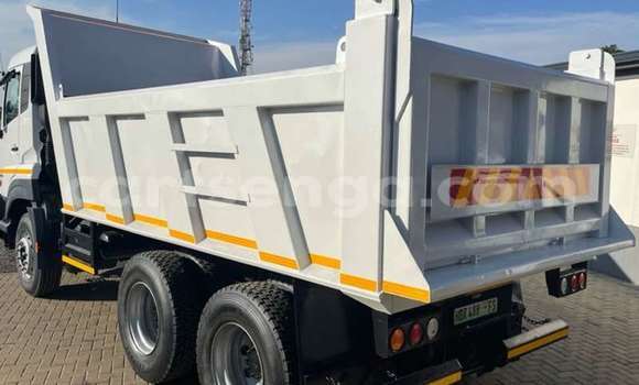 Acheter Occasion Voiture Nissan Urvan Blanc à Ezulwini, Hhohho Acheter Occasion Voiture Nissan Urvan Blanc à Ezulwini, Hhohho