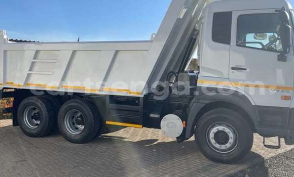 Acheter Occasion Voiture Nissan Urvan Blanc à Ezulwini, Hhohho Acheter Occasion Voiture Nissan Urvan Blanc à Ezulwini, Hhohho