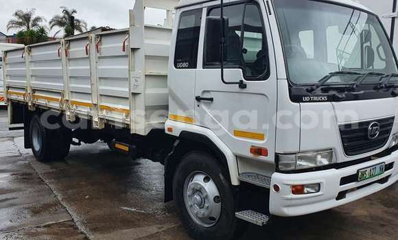 Buy Used Nissan Urvan White Car in Ezulwini in Hhohho Buy Used Nissan Urvan White Car in Ezulwini in Hhohho