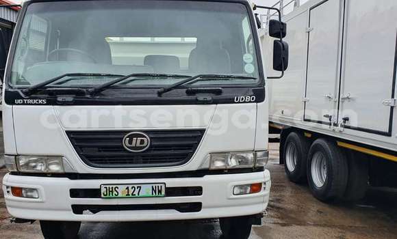 Nunua Ilio tumika Nissan Urvan White Gari ndani ya Ezulwini nchini Hhohho Nunua Ilio tumika Nissan Urvan White Gari ndani ya Ezulwini nchini Hhohho