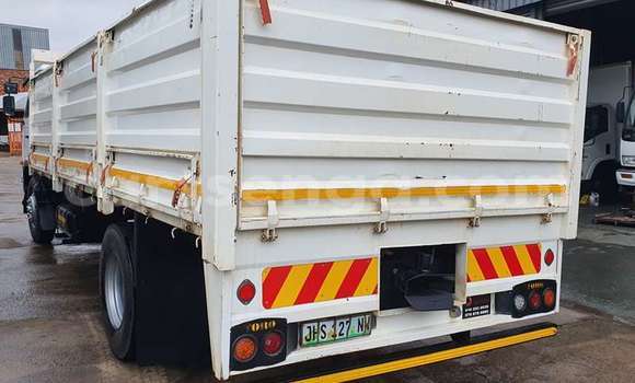 Nunua Ilio tumika Nissan Urvan White Gari ndani ya Ezulwini nchini Hhohho Nunua Ilio tumika Nissan Urvan White Gari ndani ya Ezulwini nchini Hhohho