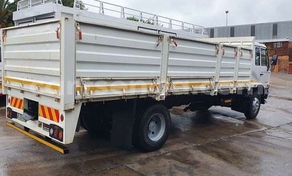 Nunua Ilio tumika Nissan Urvan White Gari ndani ya Ezulwini nchini Hhohho Nunua Ilio tumika Nissan Urvan White Gari ndani ya Ezulwini nchini Hhohho