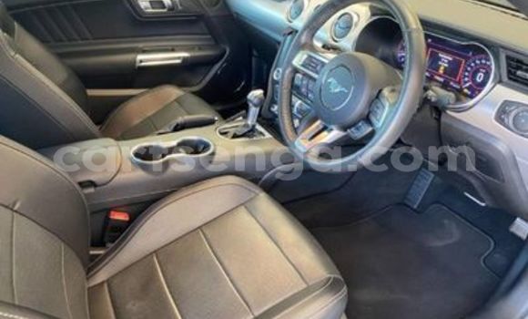 Buy Used Ford Mustang White Car in Ezulwini in Hhohho Buy Used Ford Mustang White Car in Ezulwini in Hhohho