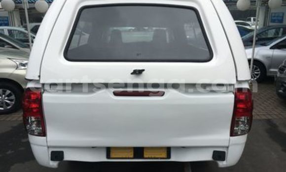 Buy Used Toyota Hilux White Car in Mbabane in Manzini Buy Used Toyota Hilux White Car in Mbabane in Manzini