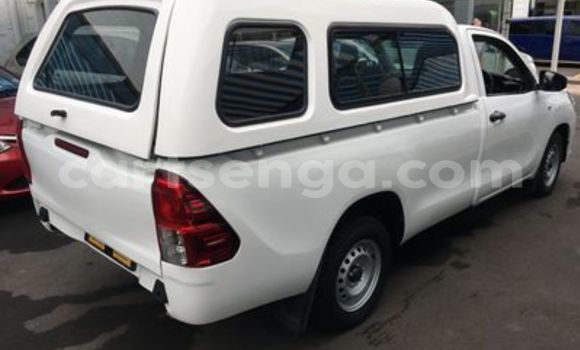 Buy Used Toyota Hilux White Car in Mbabane in Manzini Buy Used Toyota Hilux White Car in Mbabane in Manzini