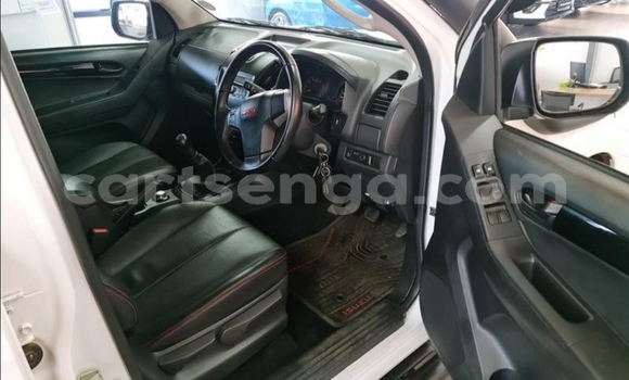 Acheter Occasion Voiture Isuzu D–MAX Blanc à Hlatikulu, Shiselweni District Acheter Occasion Voiture Isuzu D–MAX Blanc à Hlatikulu, Shiselweni District
