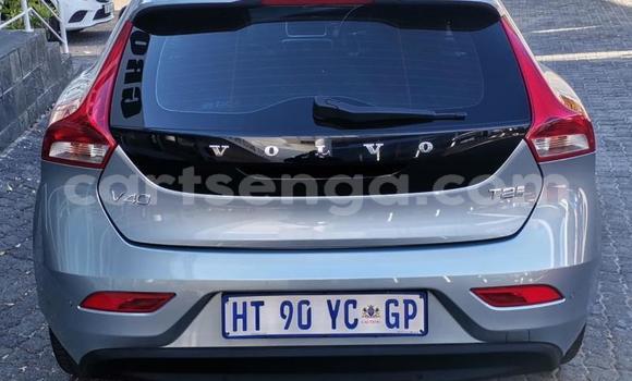 Nunua Ilio tumika Volvo V40 Silver Gari ndani ya Big Bend nchini Lubombo Nunua Ilio tumika Volvo V40 Silver Gari ndani ya Big Bend nchini Lubombo