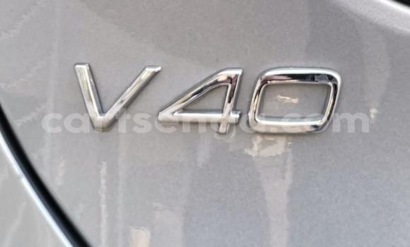 Nunua Ilio tumika Volvo V40 Silver Gari ndani ya Big Bend nchini Lubombo Nunua Ilio tumika Volvo V40 Silver Gari ndani ya Big Bend nchini Lubombo