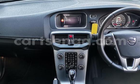 Nunua Ilio tumika Volvo V40 Silver Gari ndani ya Big Bend nchini Lubombo Nunua Ilio tumika Volvo V40 Silver Gari ndani ya Big Bend nchini Lubombo