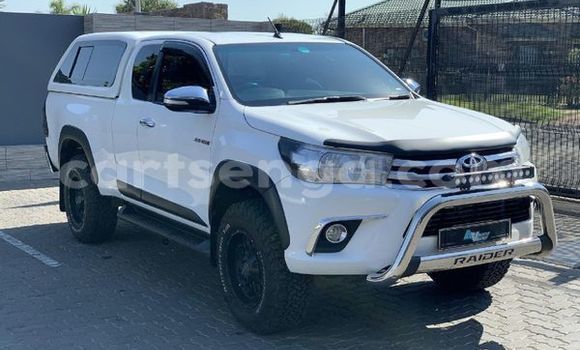 Acheter Occasion Voiture Toyota Hilux Blanc à Ezulwini, Hhohho