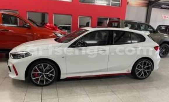 Nunua Ilio tumika BMW 1-Series White Gari ndani ya Big Bend nchini Lubombo Nunua Ilio tumika BMW 1-Series White Gari ndani ya Big Bend nchini Lubombo