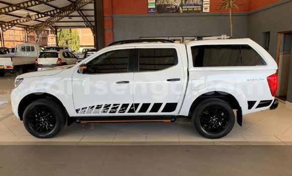 Nunua Ilio tumika Nissan Navara White Gari ndani ya Bulembu nchini Hhohho Nunua Ilio tumika Nissan Navara White Gari ndani ya Bulembu nchini Hhohho