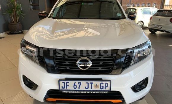 Nunua Ilio tumika Nissan Navara White Gari ndani ya Bulembu nchini Hhohho Nunua Ilio tumika Nissan Navara White Gari ndani ya Bulembu nchini Hhohho