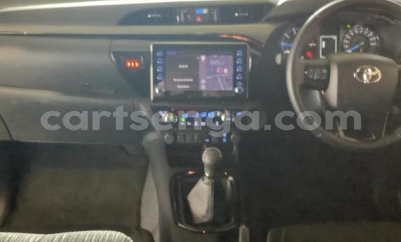 Buy Used Toyota Hilux Silver Car in Ezulwini in Hhohho Buy Used Toyota Hilux Silver Car in Ezulwini in Hhohho