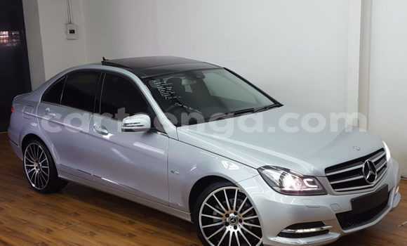 Nunua Ilio tumika Mercedes-Benz C180 coupe Silver Gari ndani ya Ezulwini nchini Hhohho Nunua Ilio tumika Mercedes-Benz C180 coupe Silver Gari ndani ya Ezulwini nchini Hhohho