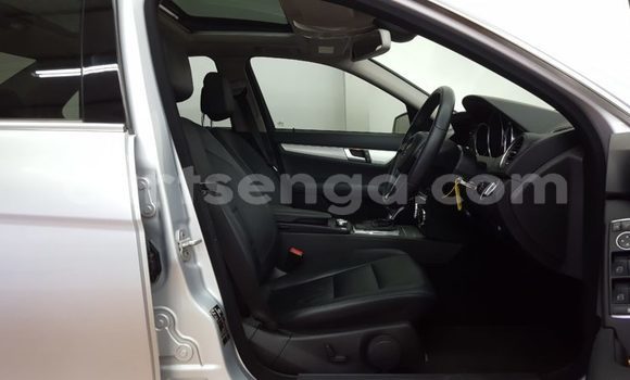 Acheter Occasion Voiture Mercedes-Benz C180 coupe Gris à Ezulwini, Hhohho Acheter Occasion Voiture Mercedes-Benz C180 coupe Gris à Ezulwini, Hhohho