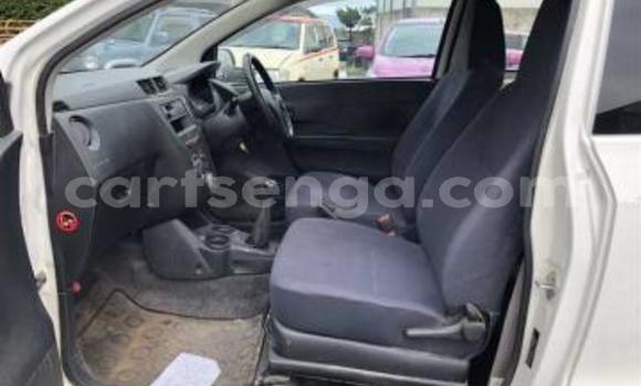 Nunua Ilio tumika Daihatsu Mira White Gari ndani ya Ezulwini nchini Hhohho Nunua Ilio tumika Daihatsu Mira White Gari ndani ya Ezulwini nchini Hhohho