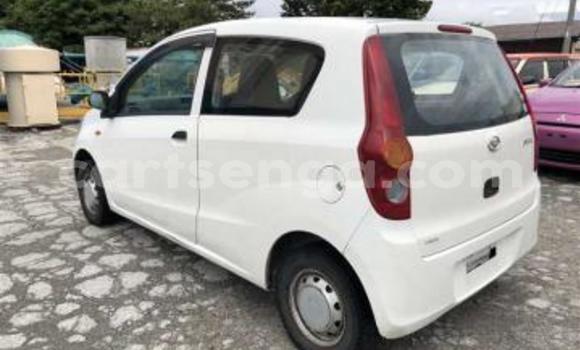 Nunua Ilio tumika Daihatsu Mira White Gari ndani ya Ezulwini nchini Hhohho Nunua Ilio tumika Daihatsu Mira White Gari ndani ya Ezulwini nchini Hhohho