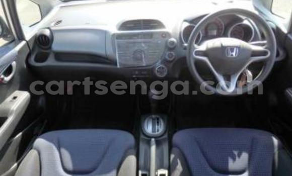 Nunua Ilio tumika Honda FIT White Gari ndani ya Ezulwini nchini Hhohho Nunua Ilio tumika Honda FIT White Gari ndani ya Ezulwini nchini Hhohho